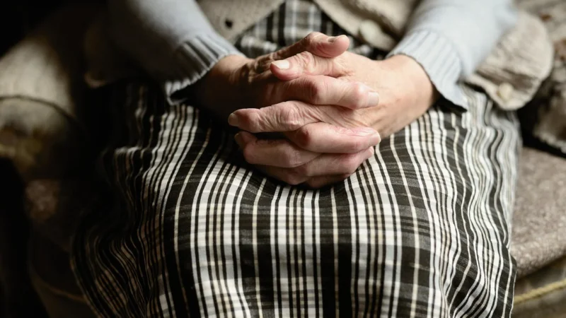 Psychoterapia w Warszawie i online z empatią — pomoc przy traumie, depresji i lękach dla dorosłych i seniorów